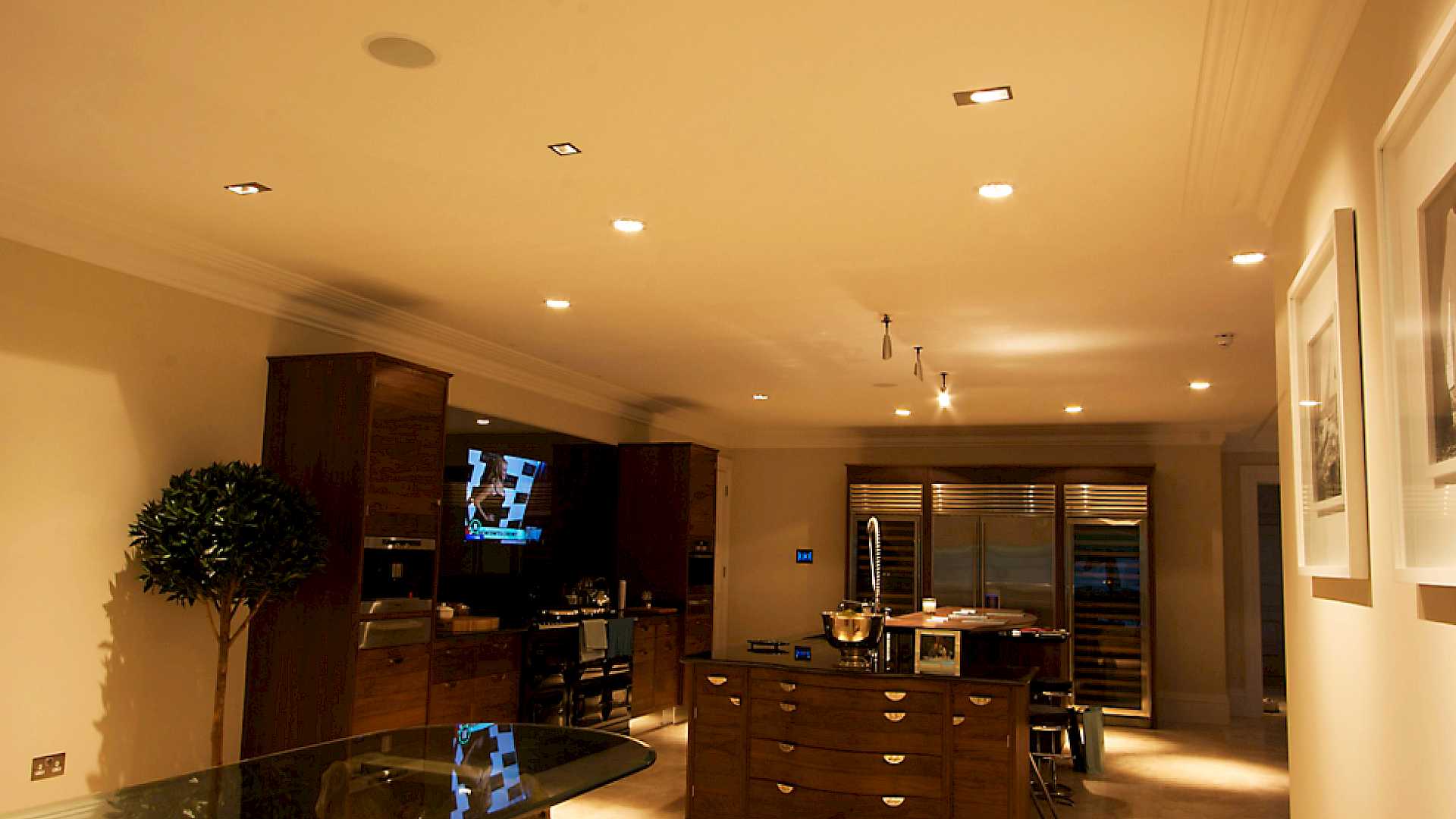 Kitchen with Deltalight Fittings and Loudspeakers